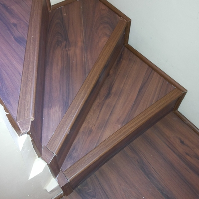 ESCALERA DE PISO FLOTANTE
