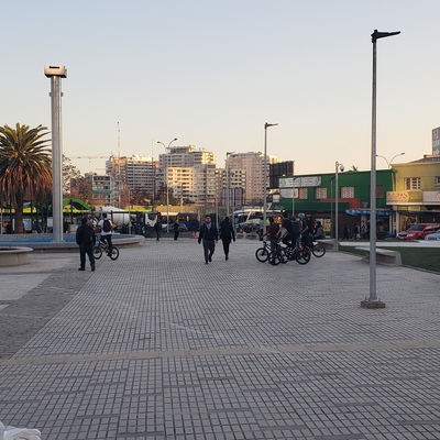 Exteriores metro plaza egaña