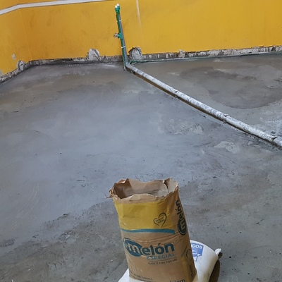 Afinamiento de piso en oficina