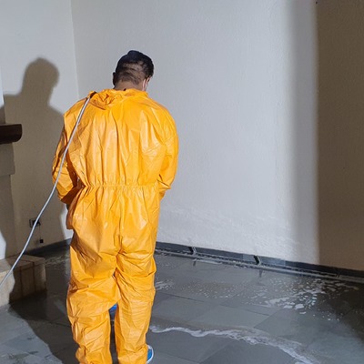 Limpieza de pisos pizarra