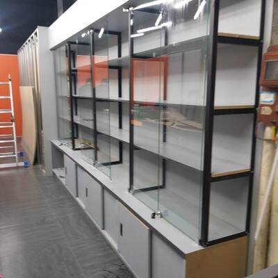 Muebles y Vitrinas Ferreteria en Santiago Centro