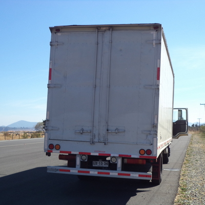 Camión de mudanza posterior