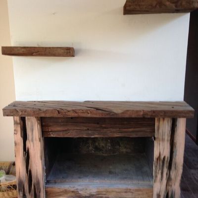 Chimenea realizada con durmientes