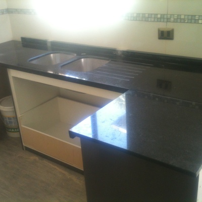 Cocina cubierta mármol granito