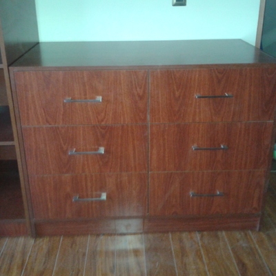 Comoda 6 cajones amplios Melmaina Cedro