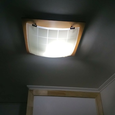 Instalación de lámparas de interior