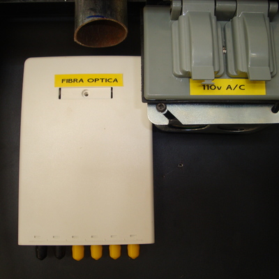 Caja ODF de Fibra Optica dentro de Gabinete 6u