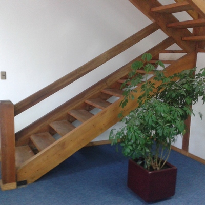 escaleras en madera nativa