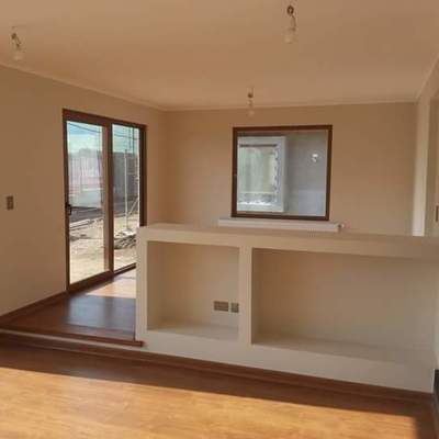 Cielo blanco y muros cremas