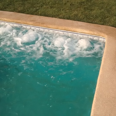 Jacuzzi en piscina