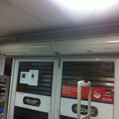 Instalación de cortinas de aire