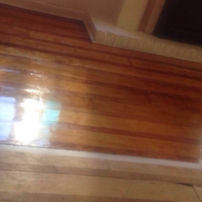 Piso  de madera Restaurante ( Pulido y vitrificado )