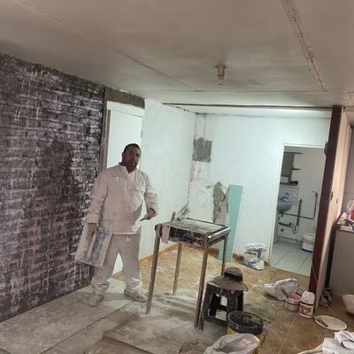 Alisado de pared en yeso