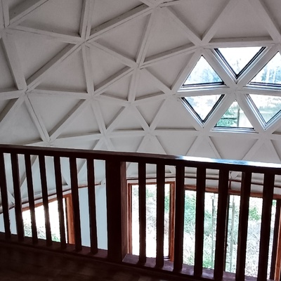 Construcción geodésica a medida