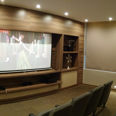 Sala de Cine Privada con sonido Envolvente
