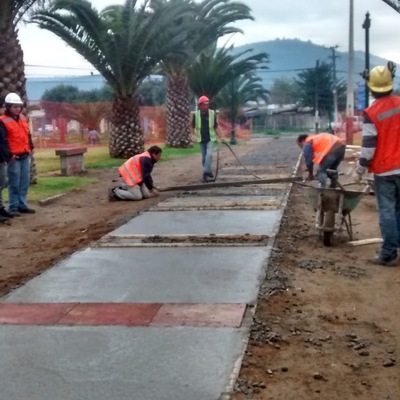 Mejoramiento de plaza. Padre Demetrio. Melipilla