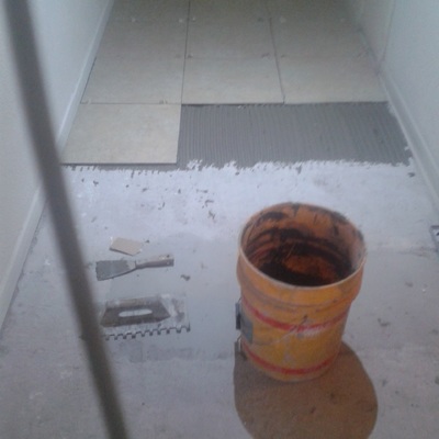 Postura de ceramico