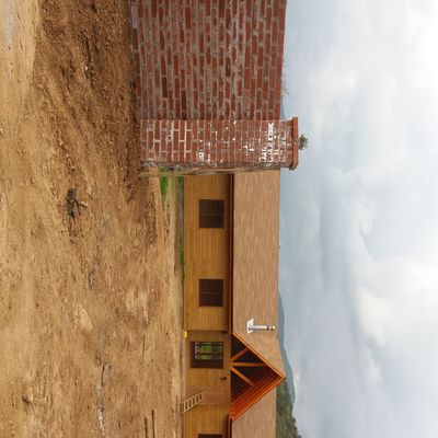 Entrada con muro de ladrillo pricesa