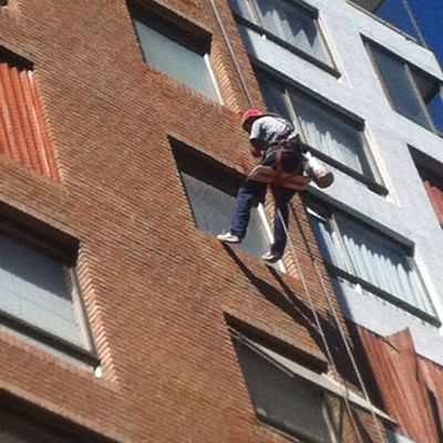 Recambio de Enchapes y pintado de edificio las torcazas