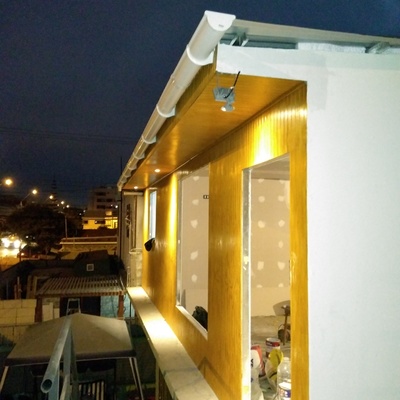 fachada iluminada