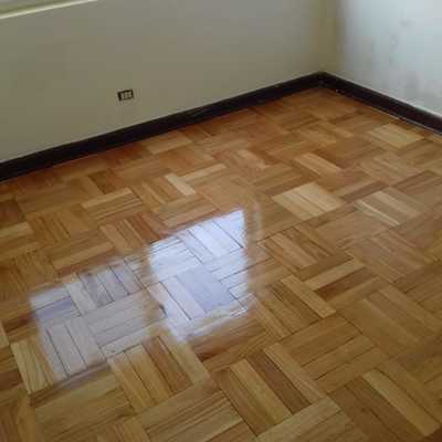 Piso parquet.