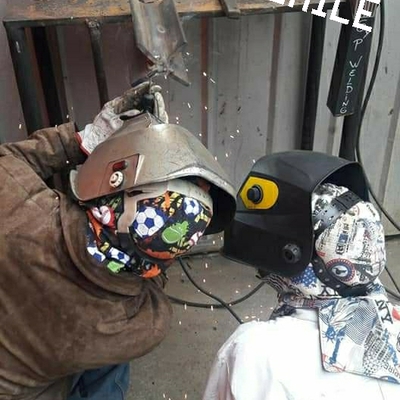 Sueldando sobre cabeza