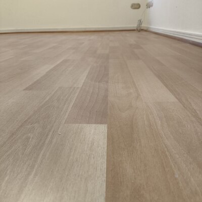 Pintura y cambio de piso flotante