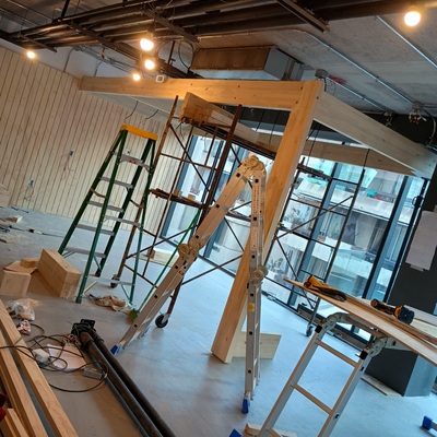 SALA REUNIONES EN MADERA LAMINADA