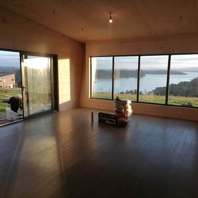 casa moderna con toque rustico