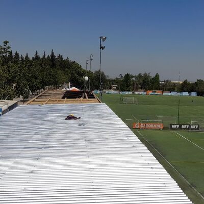 Techumbre San Carlos de Apoquindo. Complejo deportivo UC