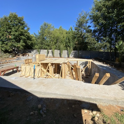 Construccion Piscina Hotel Family Suites