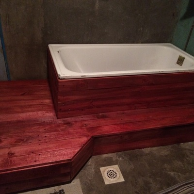 Instalación de tina tipo jacuzzi.