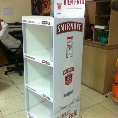 EXHIBIDOR PUBLICIDAD EN MATERIAL PAILOVER 