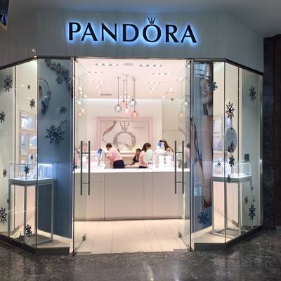 Habilitación espacial y funcional Tienda PANDORA, Mall Alto las Condes
