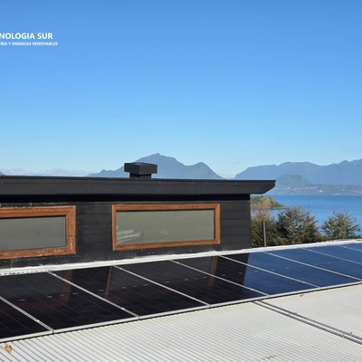Sistema Solar Off-Grid en Lago Ranco: Autonomía y Alta Eficiencia