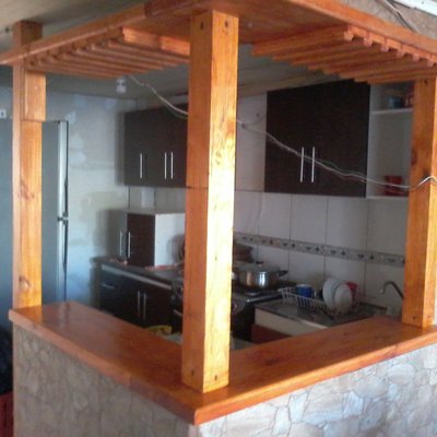 bar con una cubierta de 2x5 cepillada