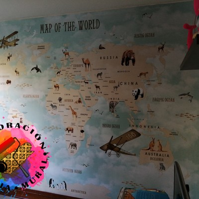 Instalación papel importado mapa mundi