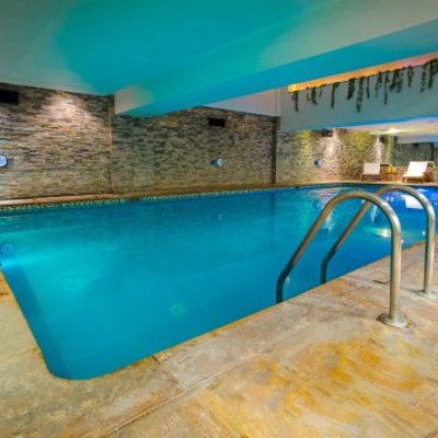 Mantecion de  sistemas de piscina climatizada