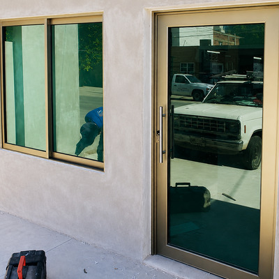 ventana y puerta de aluminio