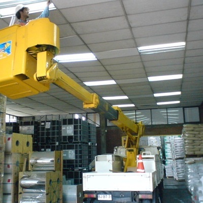 Soporte eléctrico en bodegas