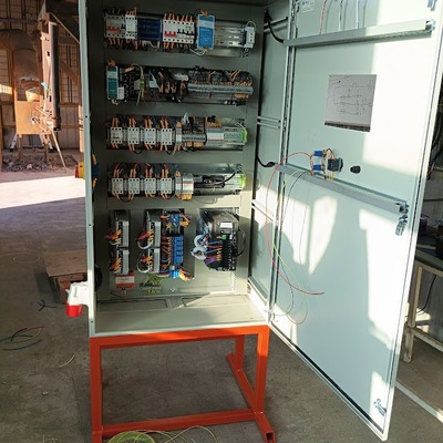 Tablero de control de discretizadora automática