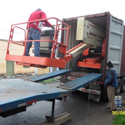 Traspaso maquinarias de Conteiner a camion