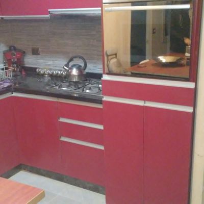 Muebles de Cocina Enchape Lamitech y Granito Negro San Gabriel