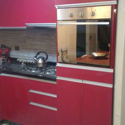 Muebles de Cocina Enchape Lamitech y Granito Negro San Gabriel