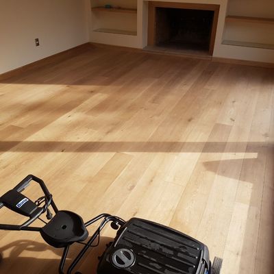 Limpieza de piso de madera
