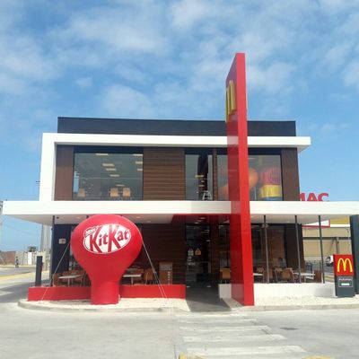 MC DONALADS MALL PASEO BALMACEDA