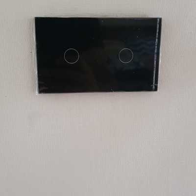 Instalacion de dispositivos domóticos para control de iluminación residencial.