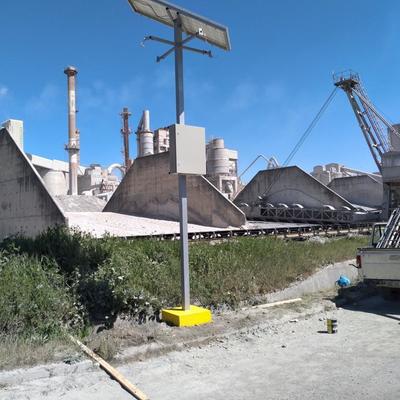 Instalacion de panel solar con cámaras se seguridad