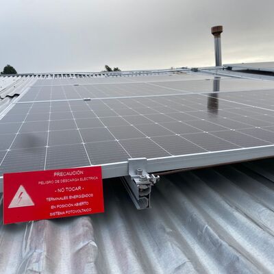 Proyecto 8kw hibrido 5kw baterías Palmilla