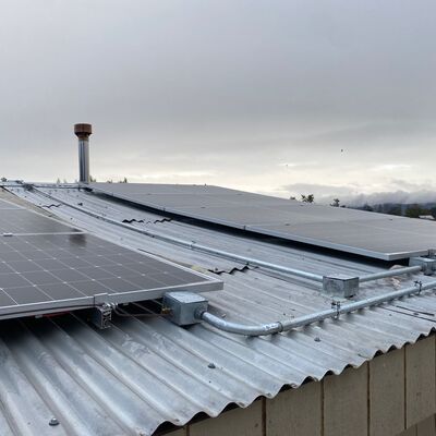 Proyecto 8kw hibrido 5kw baterías Palmilla